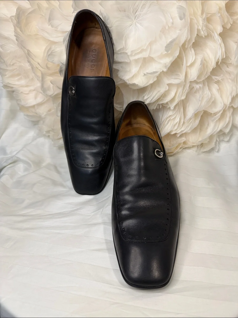 Gucci Men’s 12 Black Leather G Logo Square